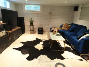 Private basement floor with its own entrance - Image 4