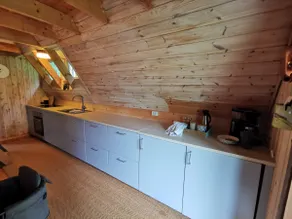 Cabin in the woods - Image 5