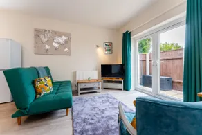The Coastal Hideaway - 3 min walk to town & beach! - Image 2