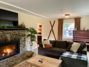 Cabin - Mountain Views - 20 min to Stevens Pass - Image 2