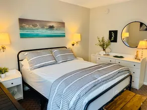 LOVELY CONDO STEPS FROM BEACH NEWLY RENOVATED - Image 5