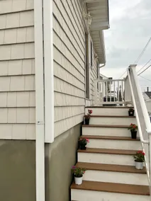 Renovated Beach Bungalow! Booking Summer 2025 - Image 4