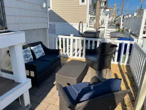 Renovated Beach Bungalow! Booking Summer 2025 - Image 5
