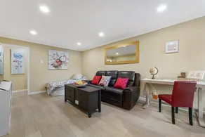 888 Luxury Apartment Home - Image 4