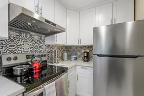 888 Luxury Apartment Home - Image 3