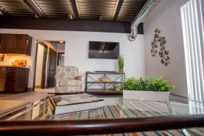 Modern, Comfort, Quiet / Extended Stay Welcome 301 - Image 4