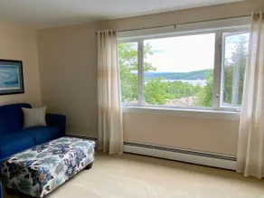 Lovely spacious 2-bedroom upper duplex apartment - Image 2