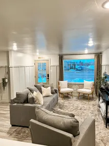 Cozy Cottage Downtown - Image 3