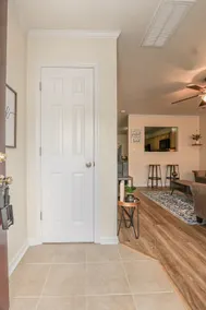 Centrally located 2 bedroom townhome! - Image 5