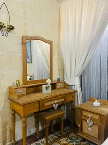 A charming and cosy townhouse in a quaint village - Image 3