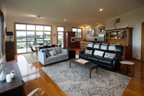 Stanley Beach House with Stunning Nut Views! - Image 2