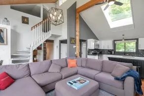 Moon River Cottage Sanctuary With Private Beach in Bala! - Image 4