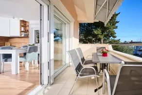 Apartment Morje | Beachfront & balcony & parking - Image 5