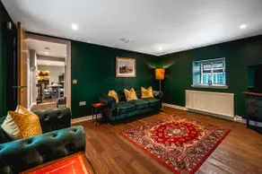 Luxury Cottage with Mountain View’s - Image 2