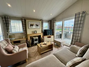 6 berth luxury caravan, Lyons Winkups Holiday Park - Image 4