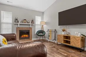 Boho Chateau- close to base and beaches! - Image 2