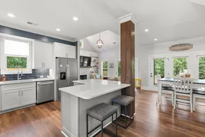 Master on Main - Relax Rewind Repeat - 3BR 2.5BA - Image 3