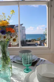 Flip Flop Flat, Sea Views, Short Stroll to Beaches - Image 4