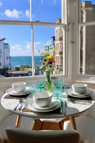Flip Flop Flat, Sea Views, Short Stroll to Beaches - Image 5