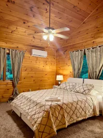 Chalet Log Home in Lake Ariel Hideout community - Image 5