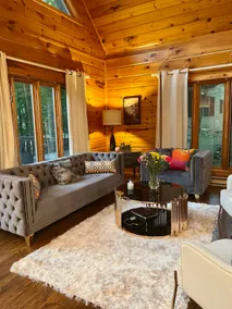 Chalet Log Home in Lake Ariel Hideout community - Image 4
