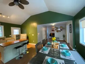 Riverside 3-Bedroom Cottage with Hot Tub - Image 5