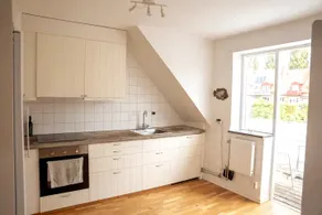 Bright ground floor with ocean views - Image 3