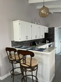Cheerful 2 bedroom Home - Image 4