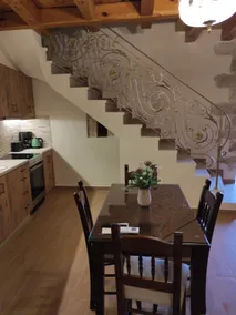 Castle house - Image 3