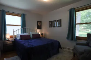Cheerful 4 BR house six blocks to lakefront - Image 4