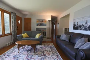 Cheerful 4 BR house six blocks to lakefront - Image 2