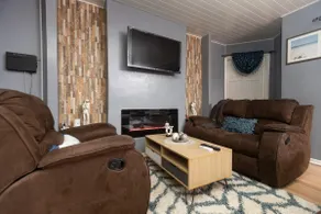 Luxury 3 Bedroom Apartment Rental-Lower Flat - Image 4