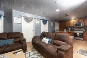 Luxury 3 Bedroom Apartment Rental-Lower Flat - Image 3