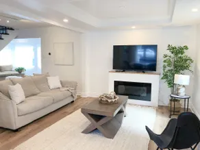 Spacious Detached House close to Downtown and Lake - Image 2