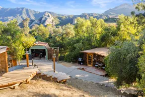 Beau’s Soul cabin in the trees . - Image 3