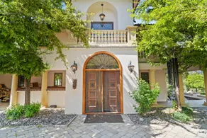 Siskiyou Chateau - Image 4