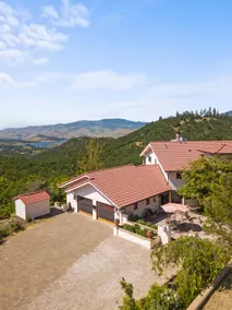 Siskiyou Chateau - Image 2