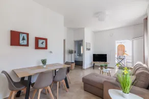 Geo's Lovely Island Apartment - Image 4