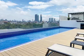 Get inspired from an apartment with a rooftop, pool & gym - Image 4