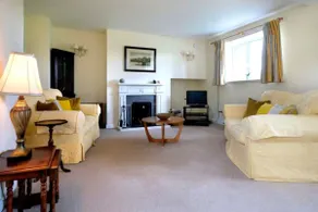 Garbity Farmhouse - beautiful 6-bedroom Farmhouse with open fires - Image 2