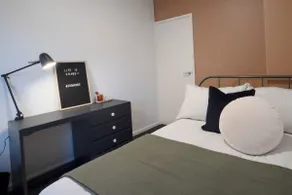 Central Apartment, Zoo Abode - Image 5