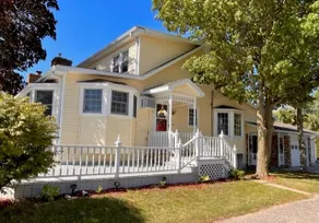 Cozy 3 bedroom home on Crystal Lake - Image 4
