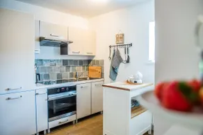 Butzzze No.1: Modern 2-Room Apartment - Image 2