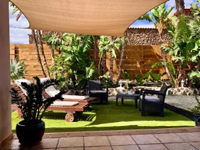 Villa avec un grand espace détente et  jardin privé à Lajares. - Image 3