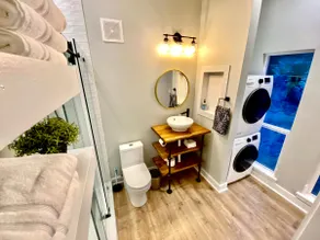 Hill Country Modern Cottage - 5 minutes to the boat ramps - Image 5