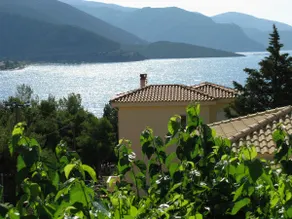Planemi Vacation House, island of Trizonia - Image 4