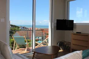 Cottage with sea view - Image 3