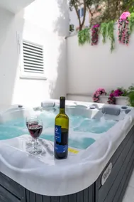 New! Luxury apartment on the beach with hot tub. - Image 4