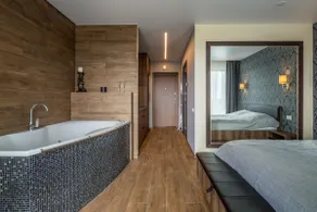 Luxury apartment with Jacuzzi - Image 2