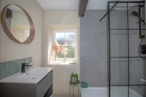Cosy refurbished canalside appartment - Image 4